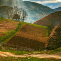 Prachtig herfstlandschap in de Apuseni bergen in Transylavnië, Roemenië