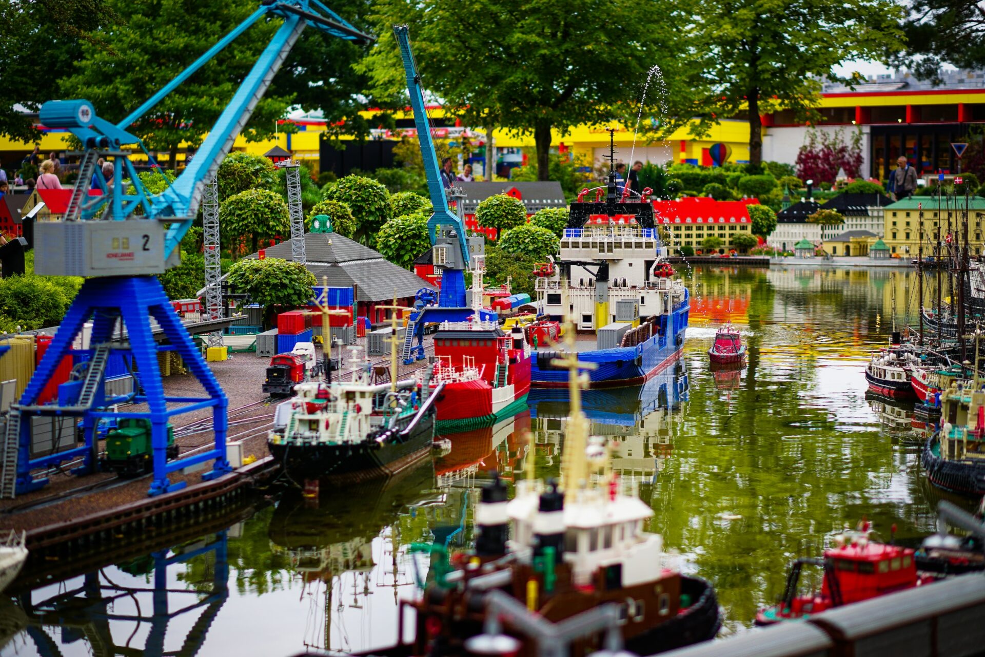 Een haven gemaakt van Legoblokjes in Legoland Billund